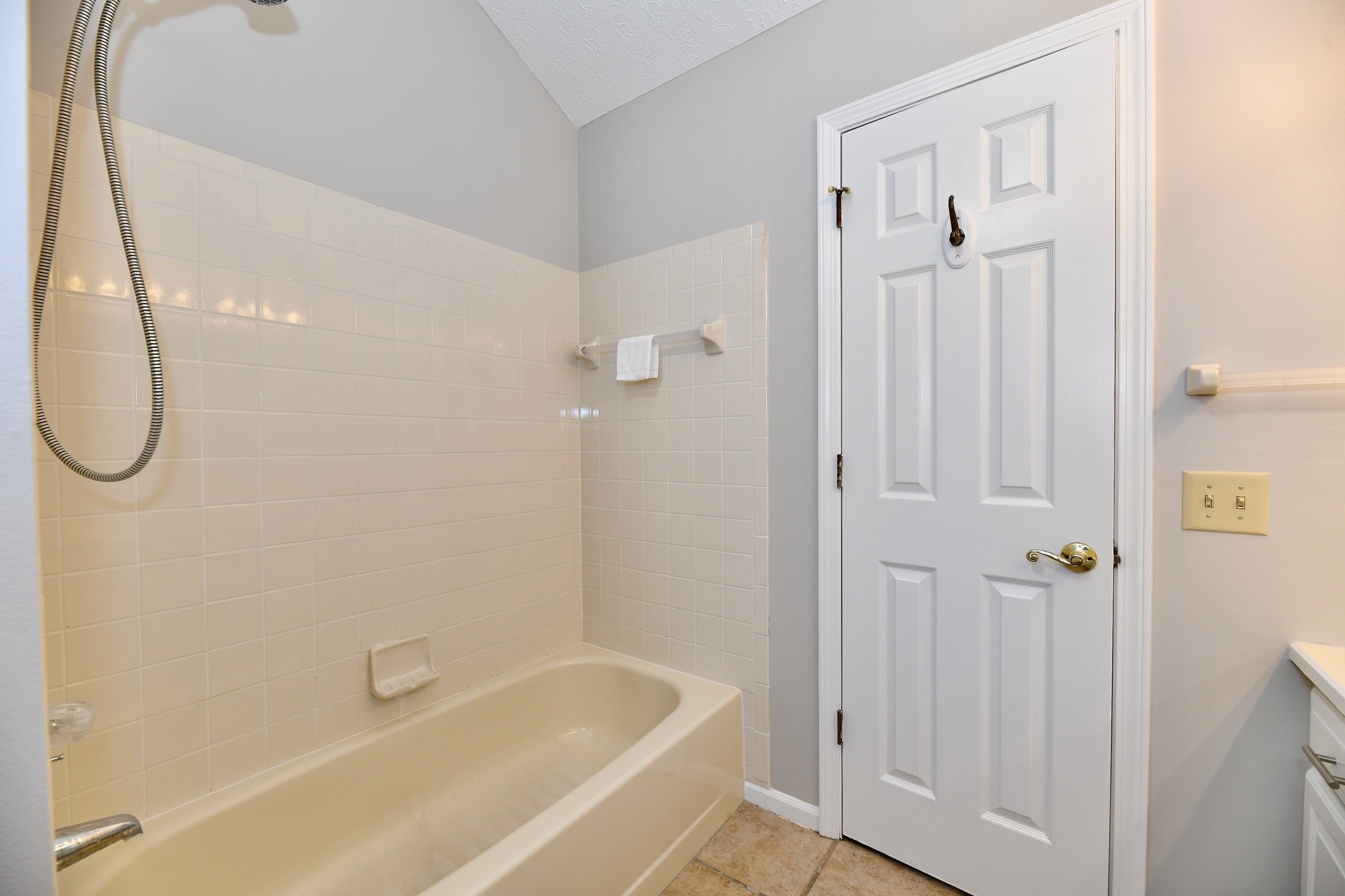 7709 River Road, Unit 8 Indianapolis, IN 46240 - Photo 15 of 25 Gallery Image 15