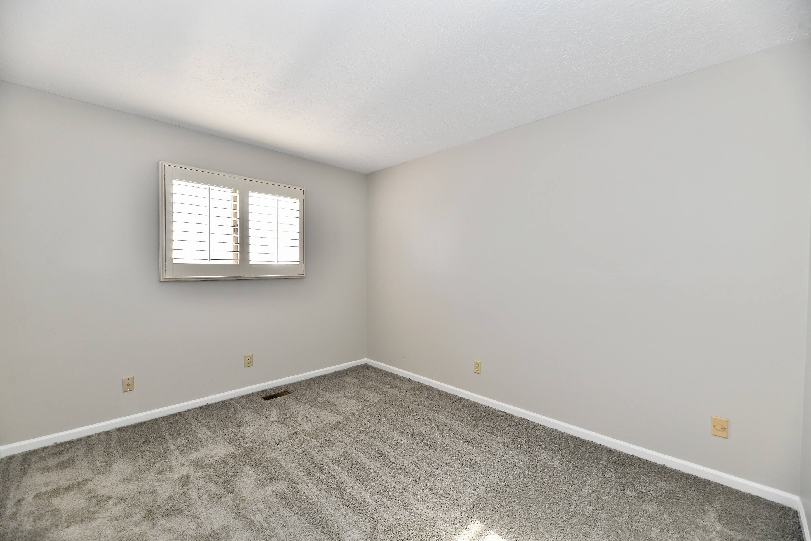 7709 River Road, Unit 8 Indianapolis, IN 46240 - Photo 20 of 25 Gallery Image 20