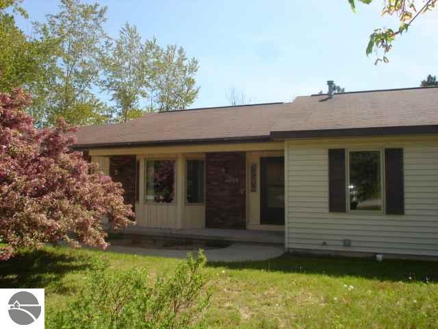 4099 Summerhill Road Traverse City, MI 49684 - Photo 2 of 14 1689523-1.JPG