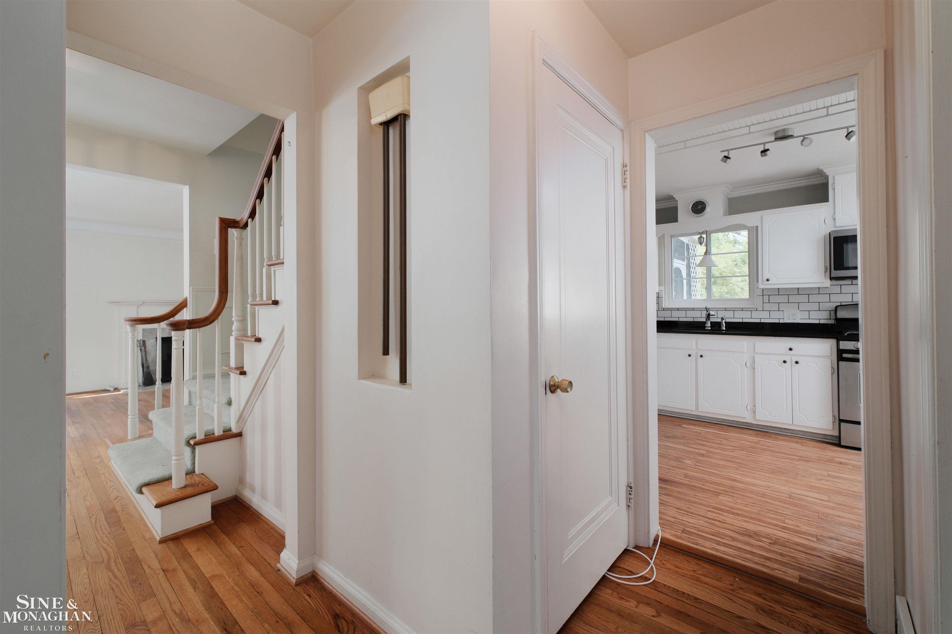 1726 Hawthorne Road Grosse Pointe Woods, MI 48236 - Photo 10 of 44