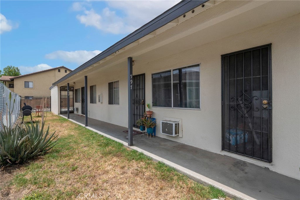 595 West Shamrock Street Rialto, CA 92376 - Photo 8 of 8