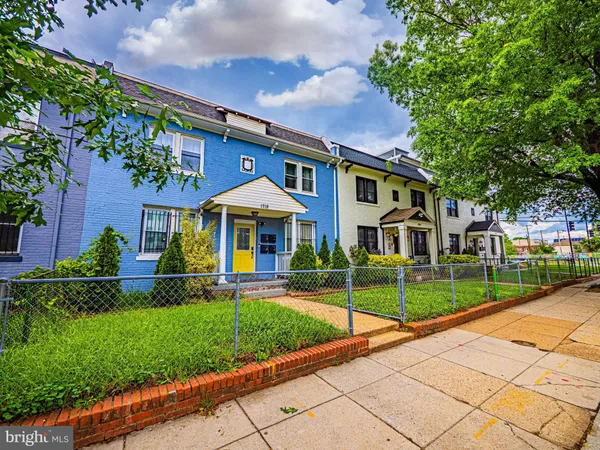 $2,400 | 1718 West Virginia Avenue Northeast, Unit 1, Washington, DC 20002