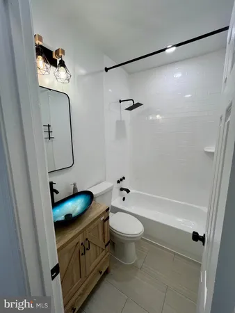 $2,400 | 1718 West Virginia Avenue Northeast, Unit 1, Washington, DC 20002