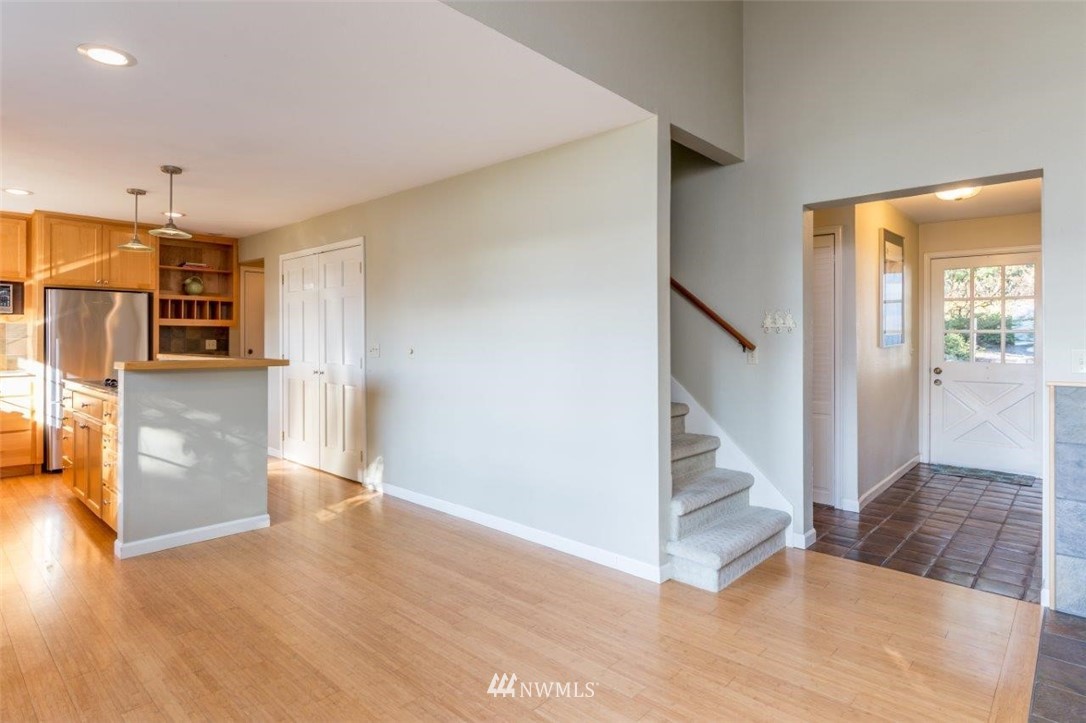 4531 South Discovery Road Port Townsend, WA 98368 - Photo 3 of 31 Gallery Image 3