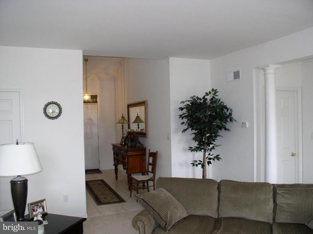 647 Wallingford Road Lititz, PA 17543 - Photo 2 of 10