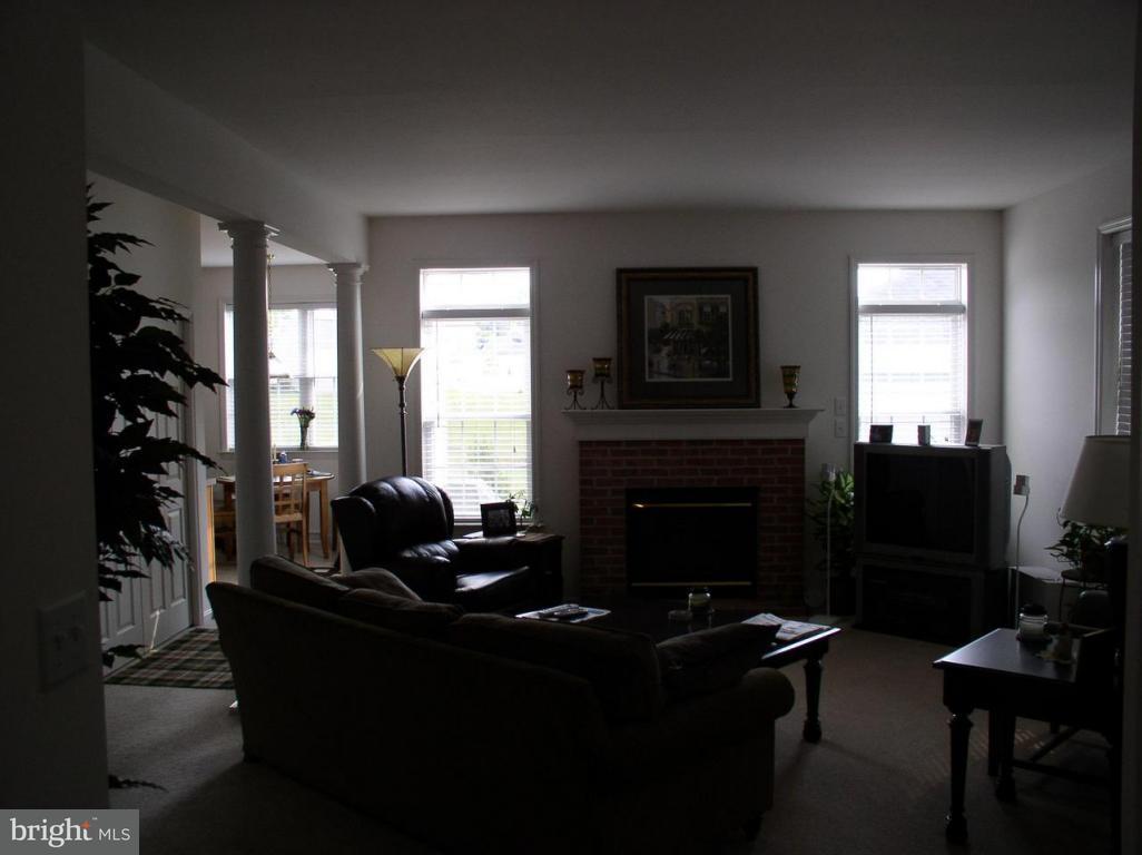 647 Wallingford Road Lititz, PA 17543 - Photo 4 of 10