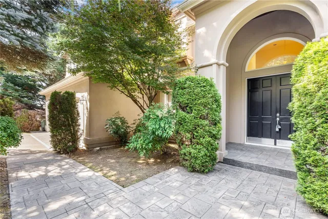 $2,700,000 | 5899 153rd Avenue Southeast, Bellevue, WA 98006