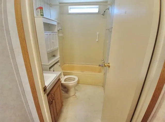 a bathroom with a tub