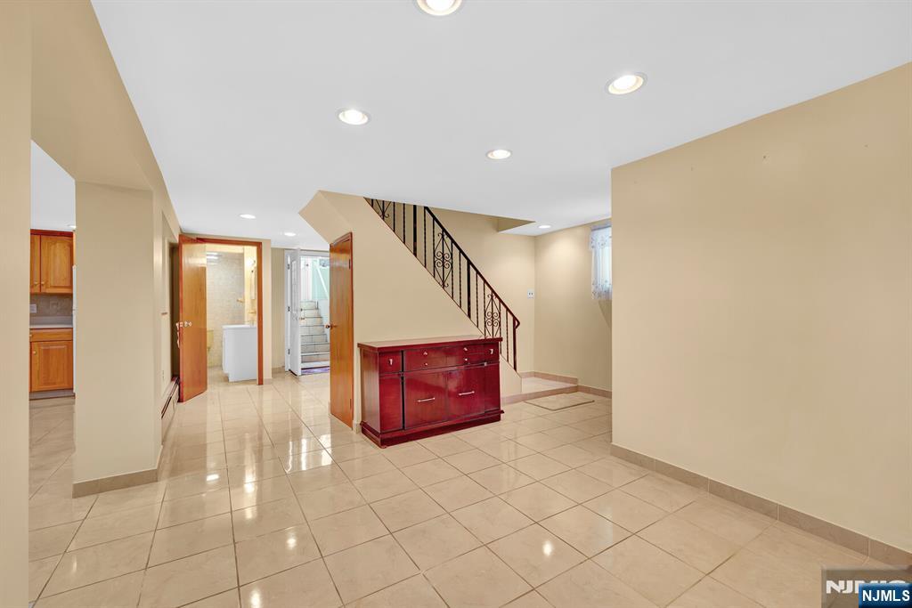 248 Donaldson Avenue Rutherford, NJ 07070 - Photo 32 of 49