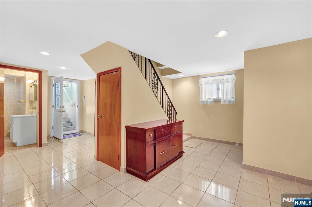 248 Donaldson Avenue Rutherford, NJ 07070 - Photo 34 of 49