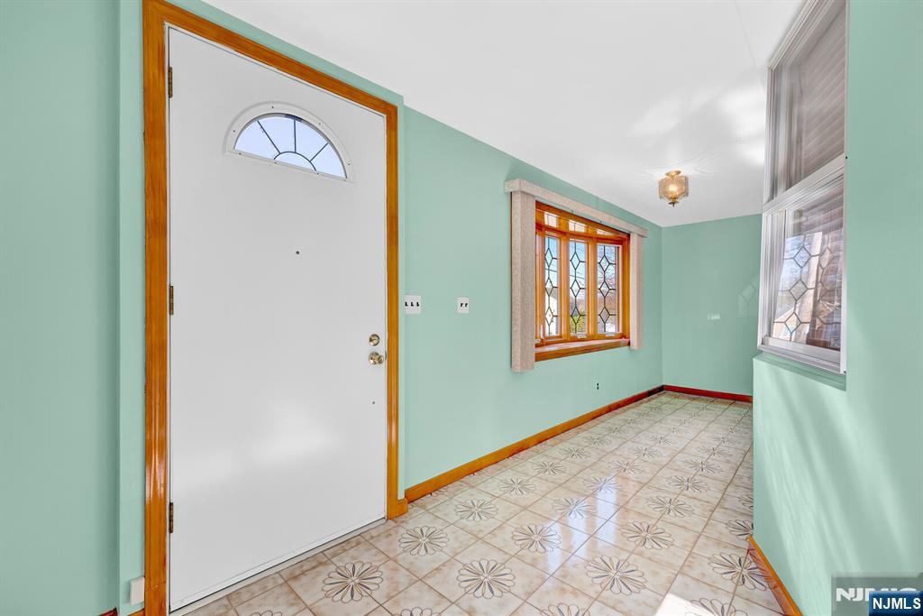 248 Donaldson Avenue Rutherford, NJ 07070 - Photo 7 of 49