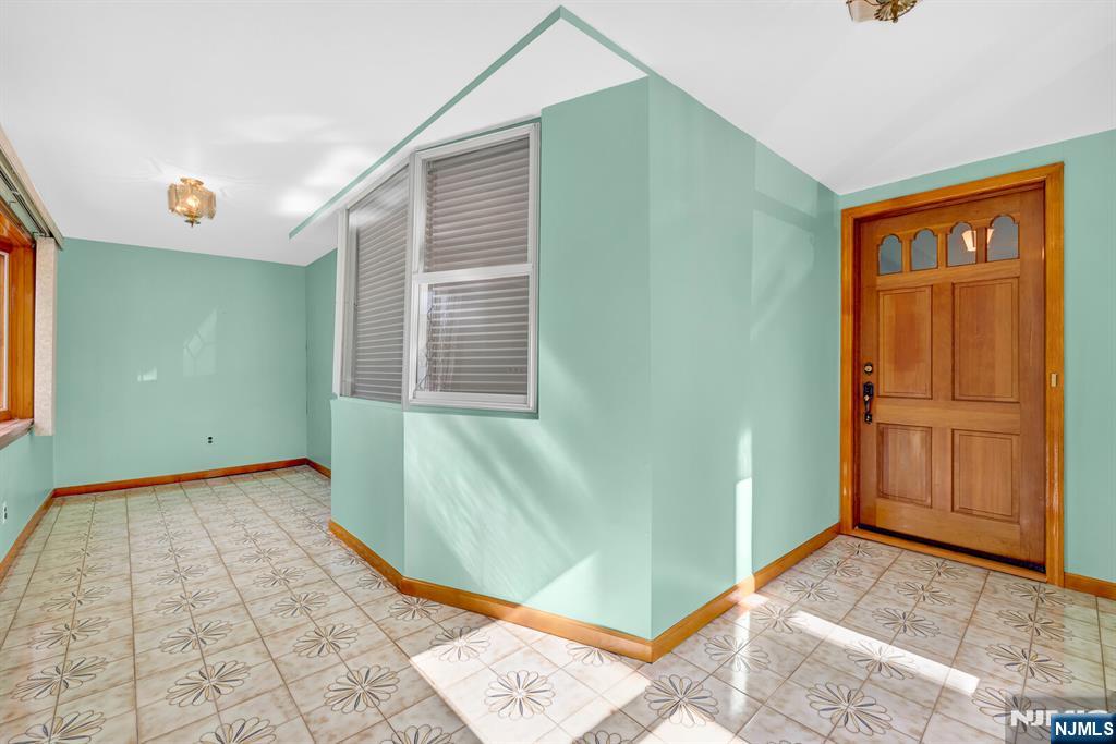 248 Donaldson Avenue Rutherford, NJ 07070 - Photo 9 of 49