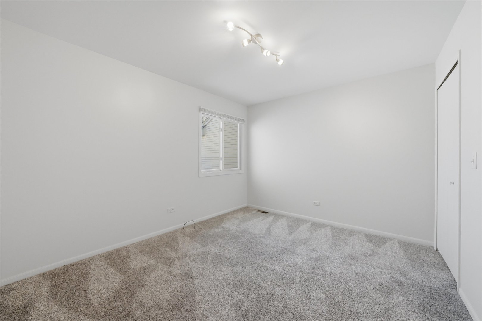 8261 Pecan Place Frankfort, IL 60423 - Photo 18 of 36