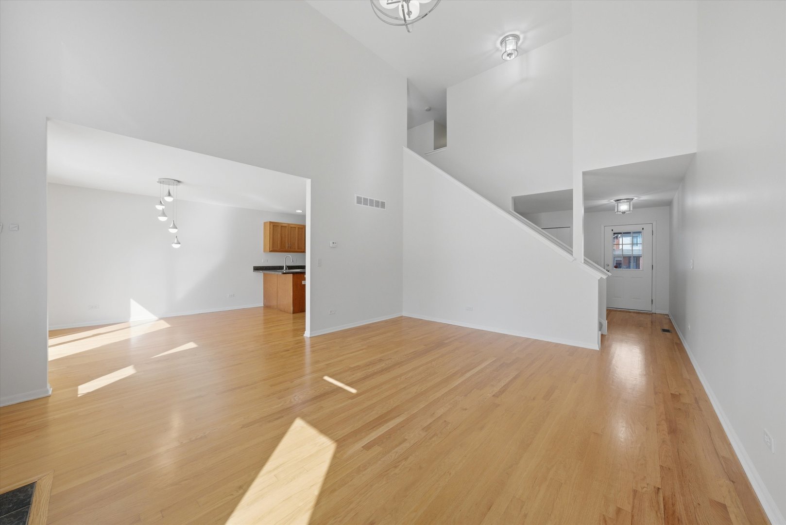 8261 Pecan Place Frankfort, IL 60423 - Photo 4 of 36