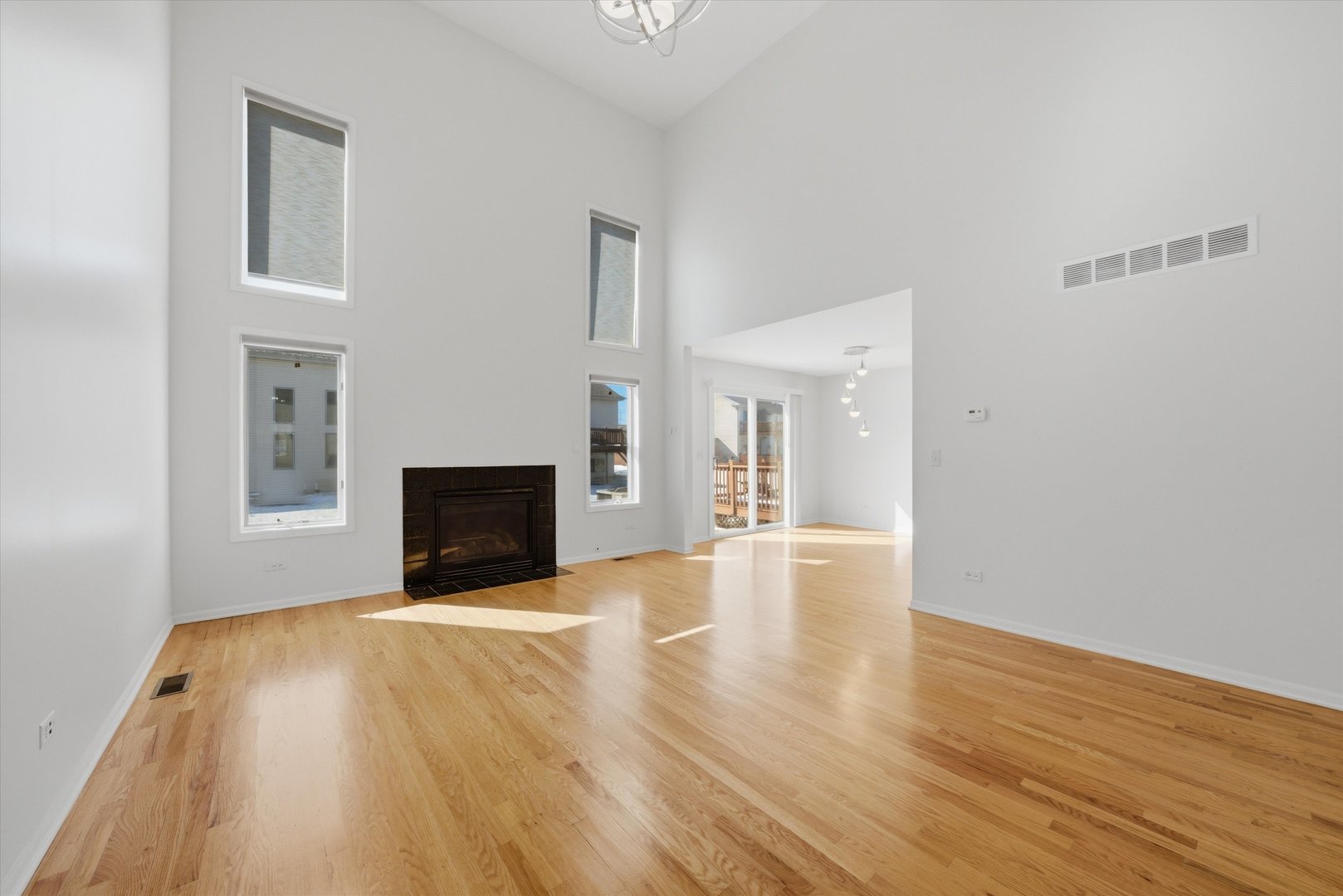 8261 Pecan Place Frankfort, IL 60423 - Photo 5 of 36