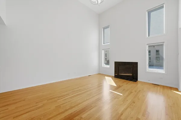 $2,975 | 8261 Pecan Place, Frankfort, IL 60423