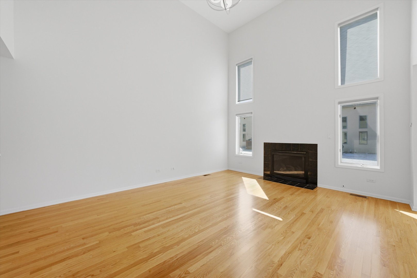 8261 Pecan Place Frankfort, IL 60423 - Photo 7 of 36