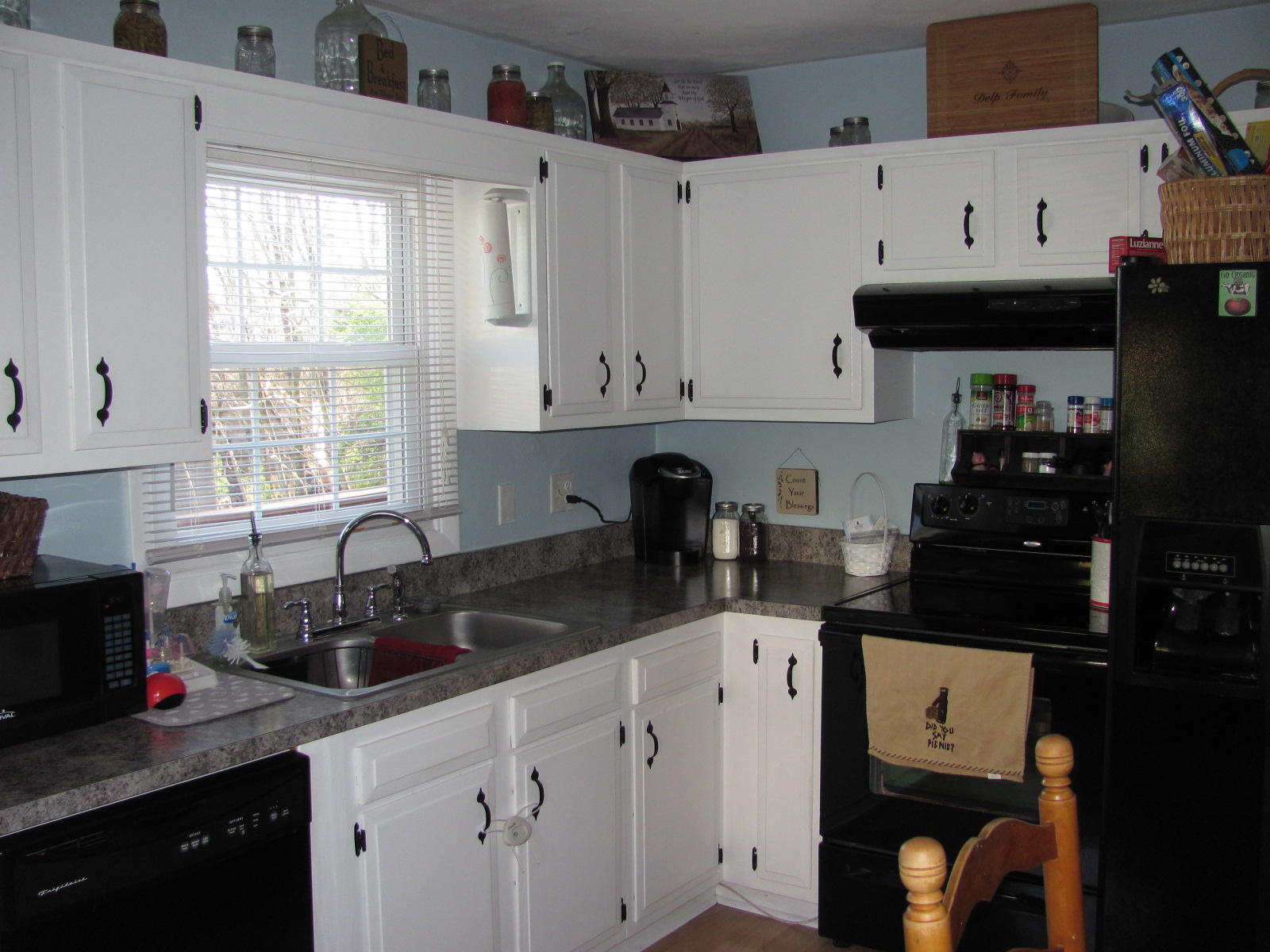 731 Mountain Pass Road Blue Ridge, VA 24064 - Photo 7 of 25 Kitchen w/all appliances