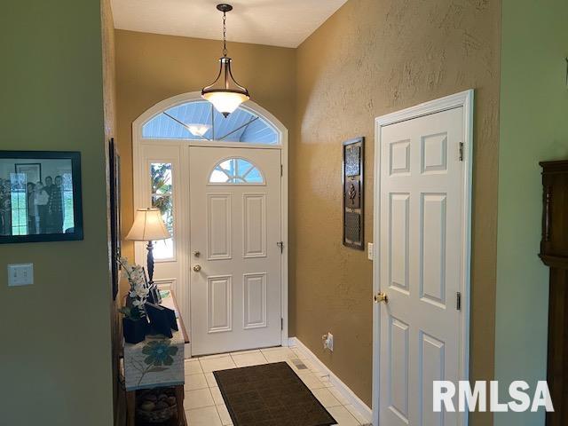 19281 Pinecrest Road Petersburg, IL 62675 - Photo 11 of 27 Gallery Image 11
