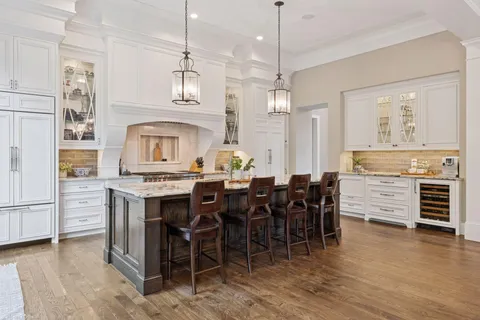 $3,125,000 | 405 Carpenters Point, Wayzata, MN 55391