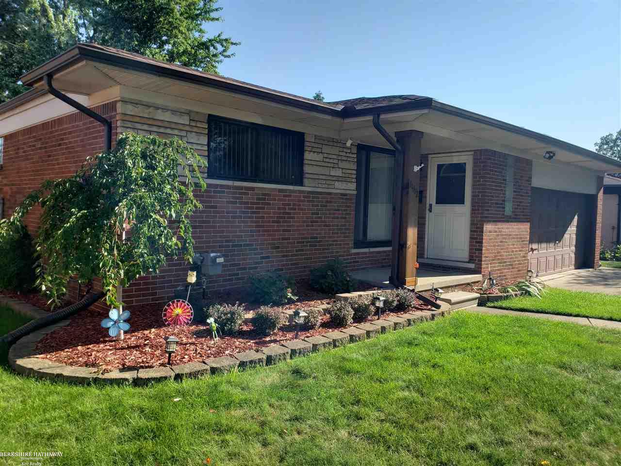 11372 Erdmann Road Sterling Heights, MI 48314 - Photo 2 of 35