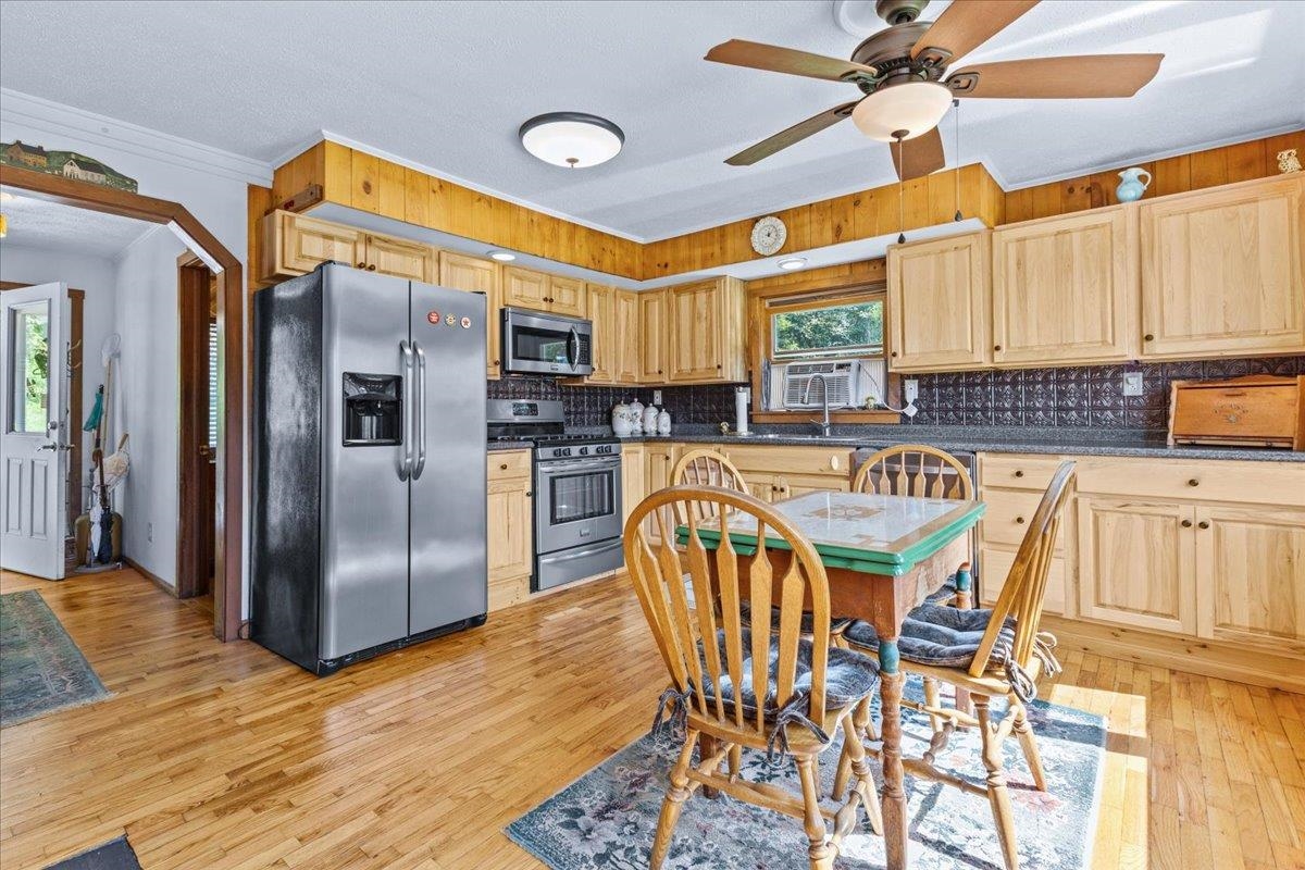 128 Larose Road Johnson, VT 05656 - Photo 4 of 39