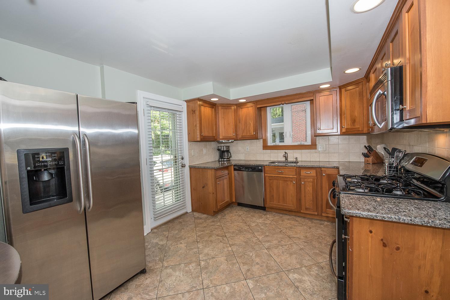 247 Rambling Way Springfield, PA 19064 - Photo 4 of 30 Kitchen