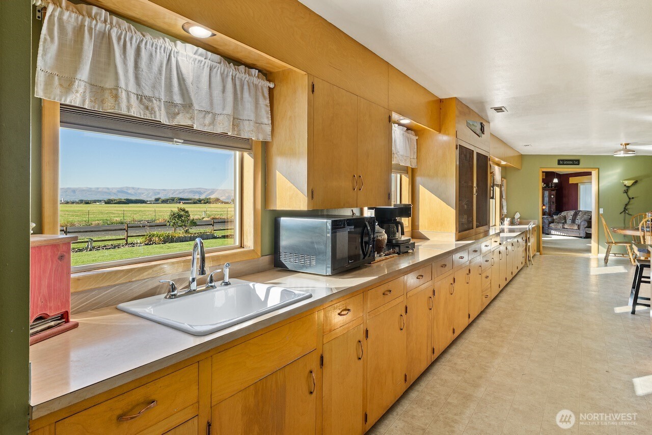 7271 Lyons Road Ellensburg, WA 98926 - Photo 10 of 40 Gallery Image 10