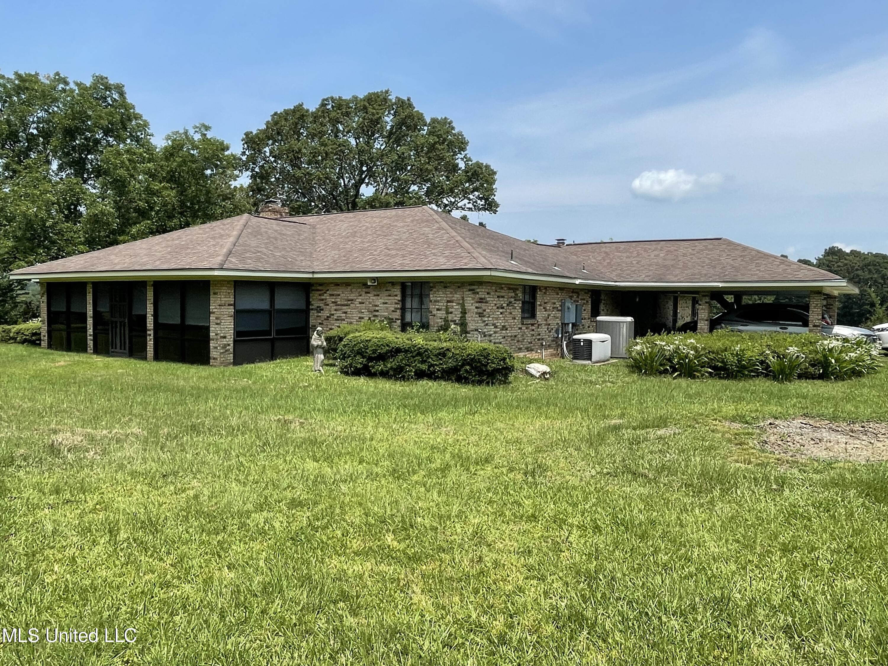 694 Pat Luckett Road Canton, MS 39046 - Photo 1 of 44 Main House