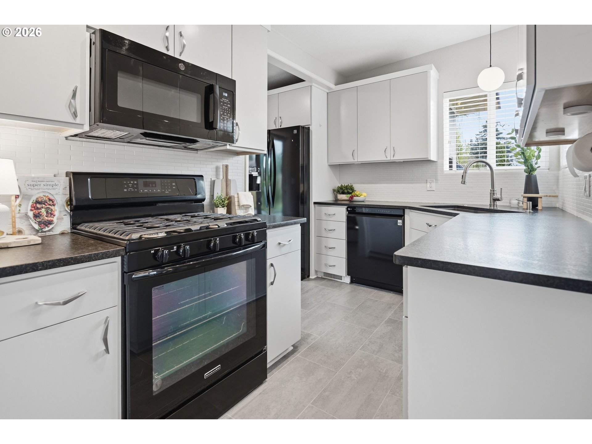 420 Southwest 133rd Avenue Beaverton, OR 97005 - Photo 7 of 22