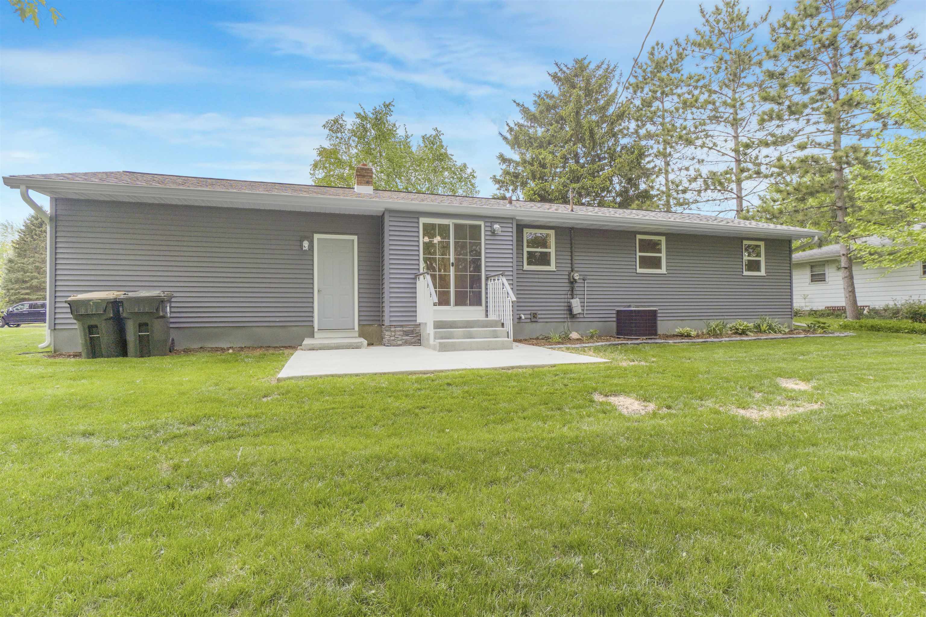 195 Amber Trail Sun Prairie, WI 53590 - Photo 5 of 36