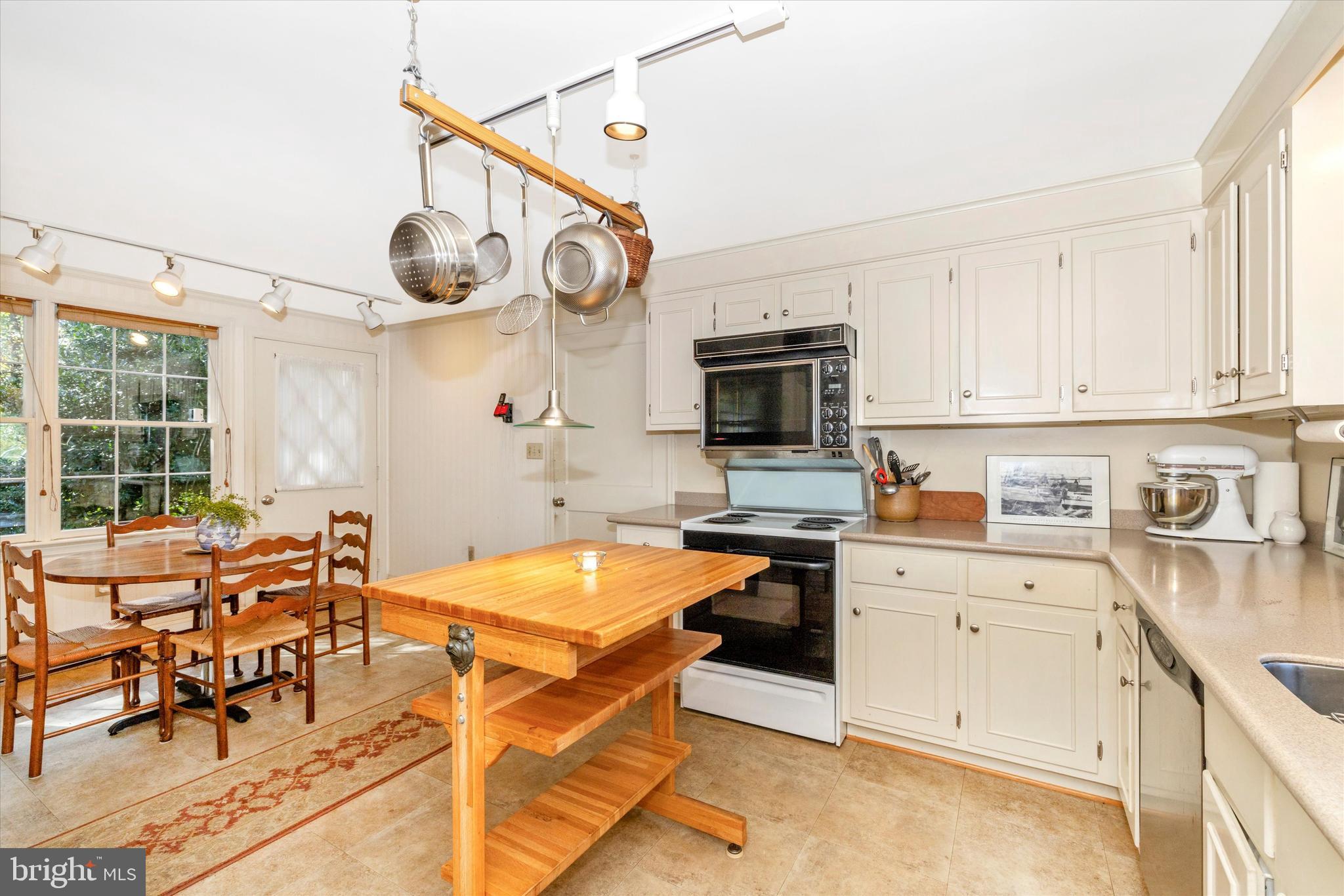 5433 Shookstown Road Frederick, MD 21702 - Photo 13 of 43 Kitchen