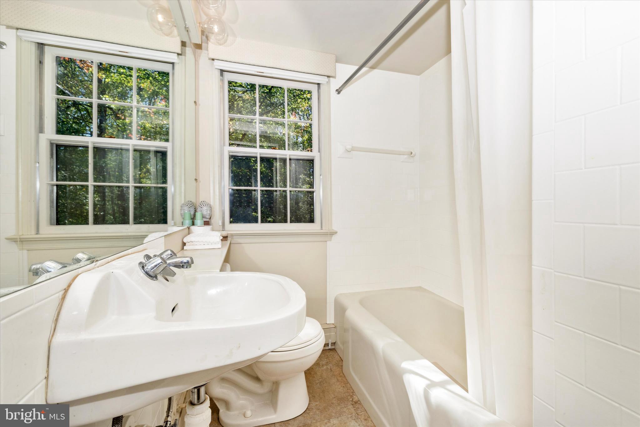 5433 Shookstown Road Frederick, MD 21702 - Photo 28 of 43 Upper Level Full Hall Bath