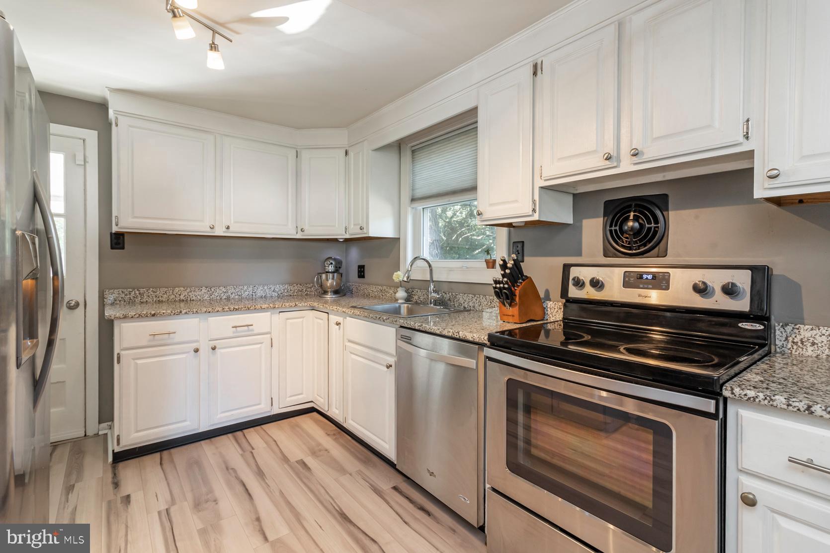 118 Gordon Road Glenside, PA 19038 - Photo 7 of 22 Gallery Image 7