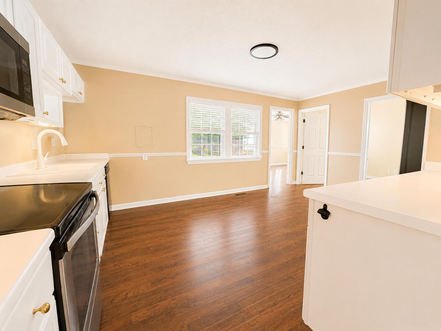 1075 Sullivan Street Turbeville, SC 29162 - Photo 6 of 21