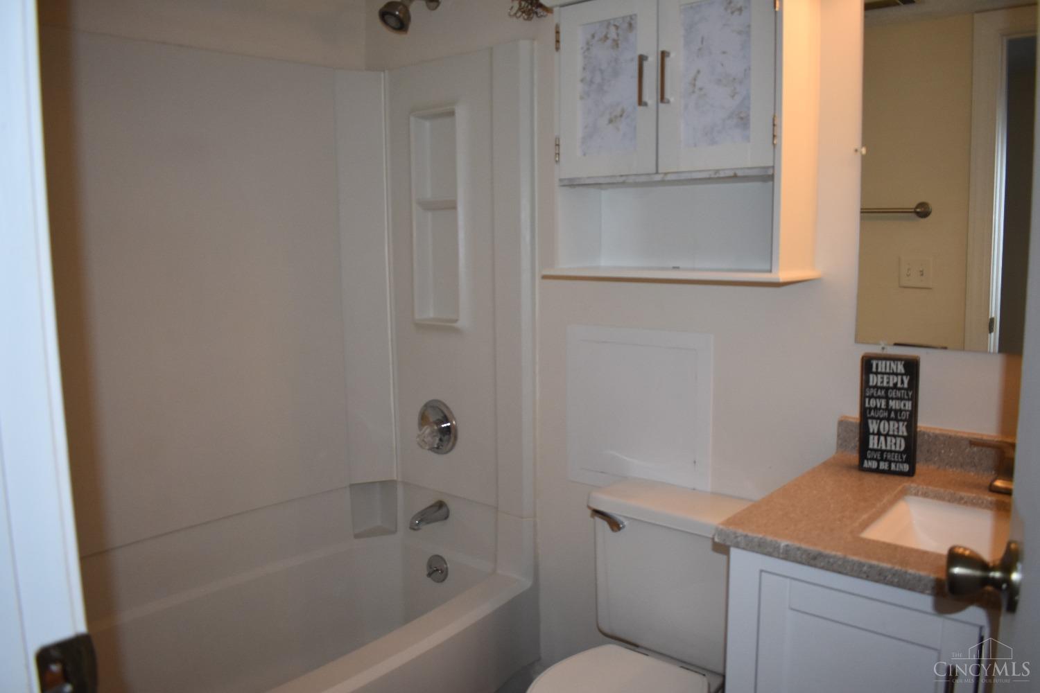 3940 Mack Road, Unit 3 Fairfield, OH 45014 - Photo 10 of 20 Updated bath with tub.