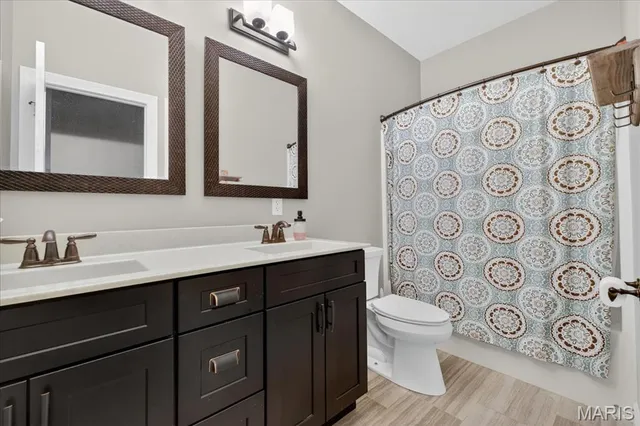 $675,000 | 60 South Creek Drive, Troy, MO 63379