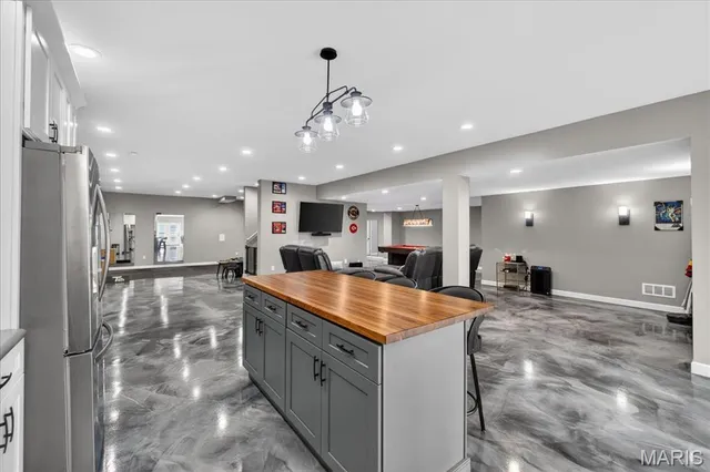 $675,000 | 60 South Creek Drive, Troy, MO 63379