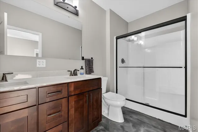 $675,000 | 60 South Creek Drive, Troy, MO 63379