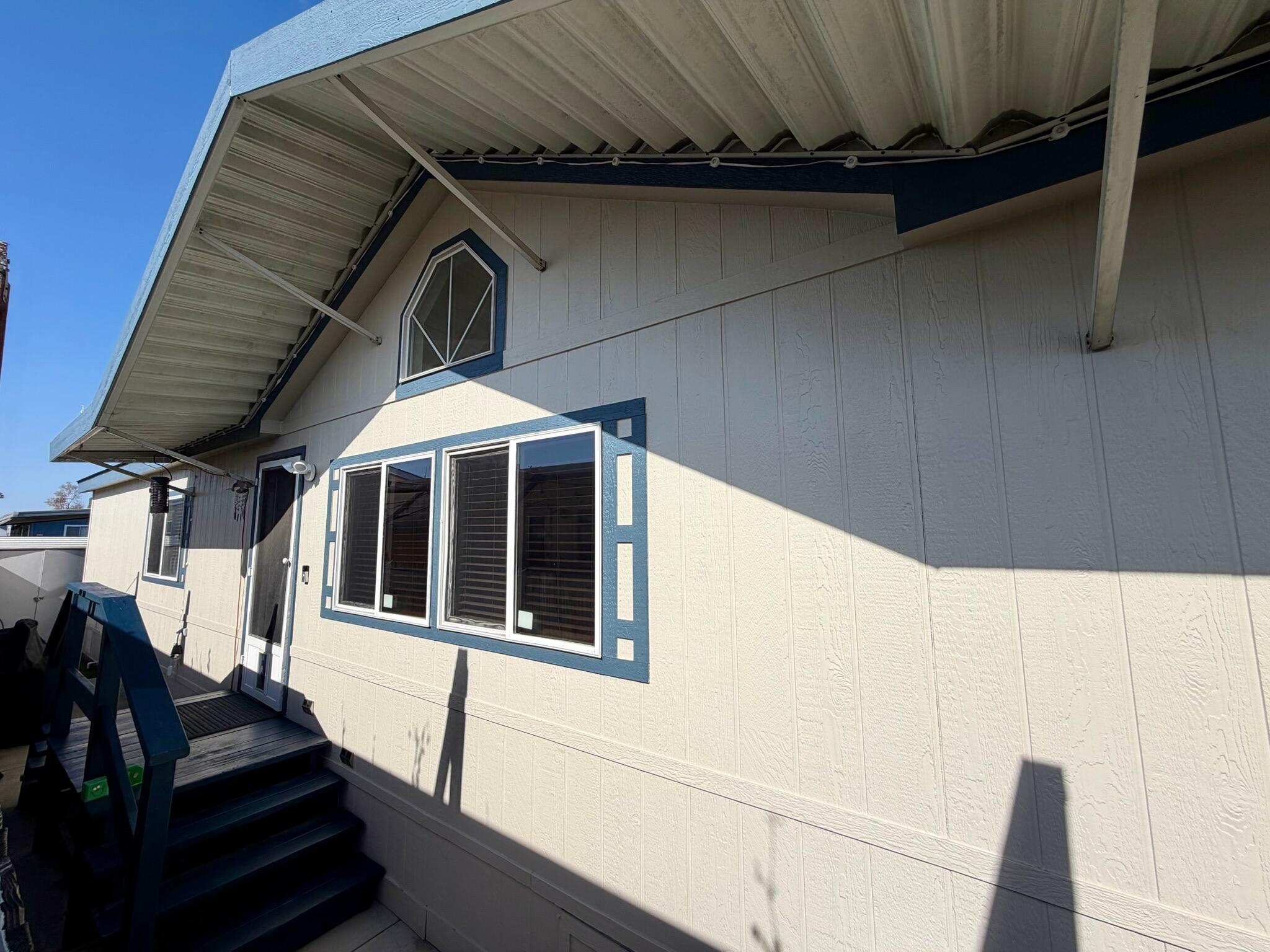 9080 Bloomfield Street, Unit 270 Cypress, CA 90630 - Photo 3 of 34 a close view of a living room