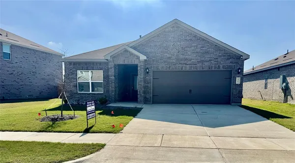 $2,300 | 430 Gib Woodall Drive, Venus, TX 76084