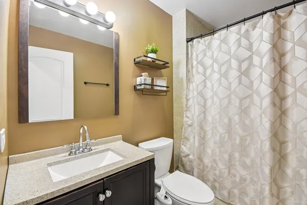 $240,000 | 8218 Cobblestone Drive, Unit 3D, Palos Hills, IL 60465