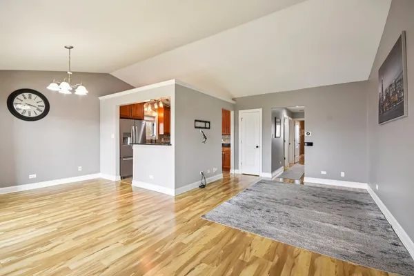 $240,000 | 8218 Cobblestone Drive, Unit 3D, Palos Hills, IL 60465
