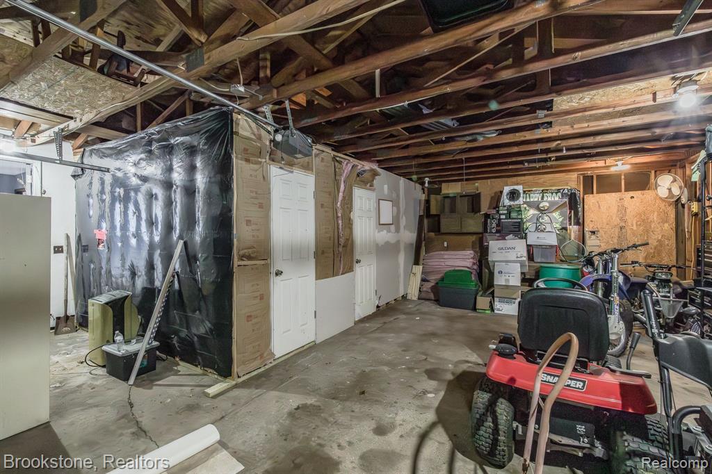 2780 Cherry Road Highland, MI 48356 - Photo 33 of 42