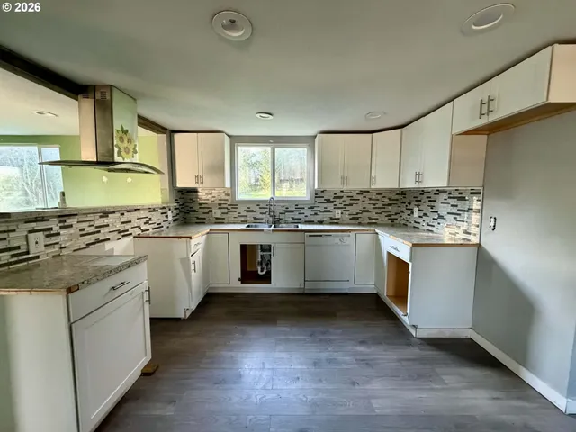 $287,000 | 2056 Northeast Oswego Avenue, Roseburg, OR 97470