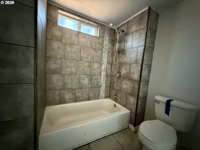 $287,000 | 2056 Northeast Oswego Avenue, Roseburg, OR 97470