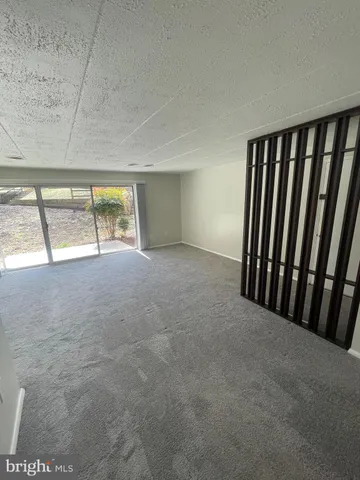 $1,695 | 2618 Fort Farnsworth Road, Unit 233, Alexandria, VA 22303