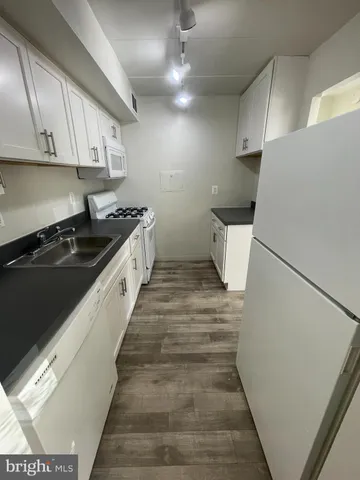 $1,695 | 2618 Fort Farnsworth Road, Unit 233, Alexandria, VA 22303