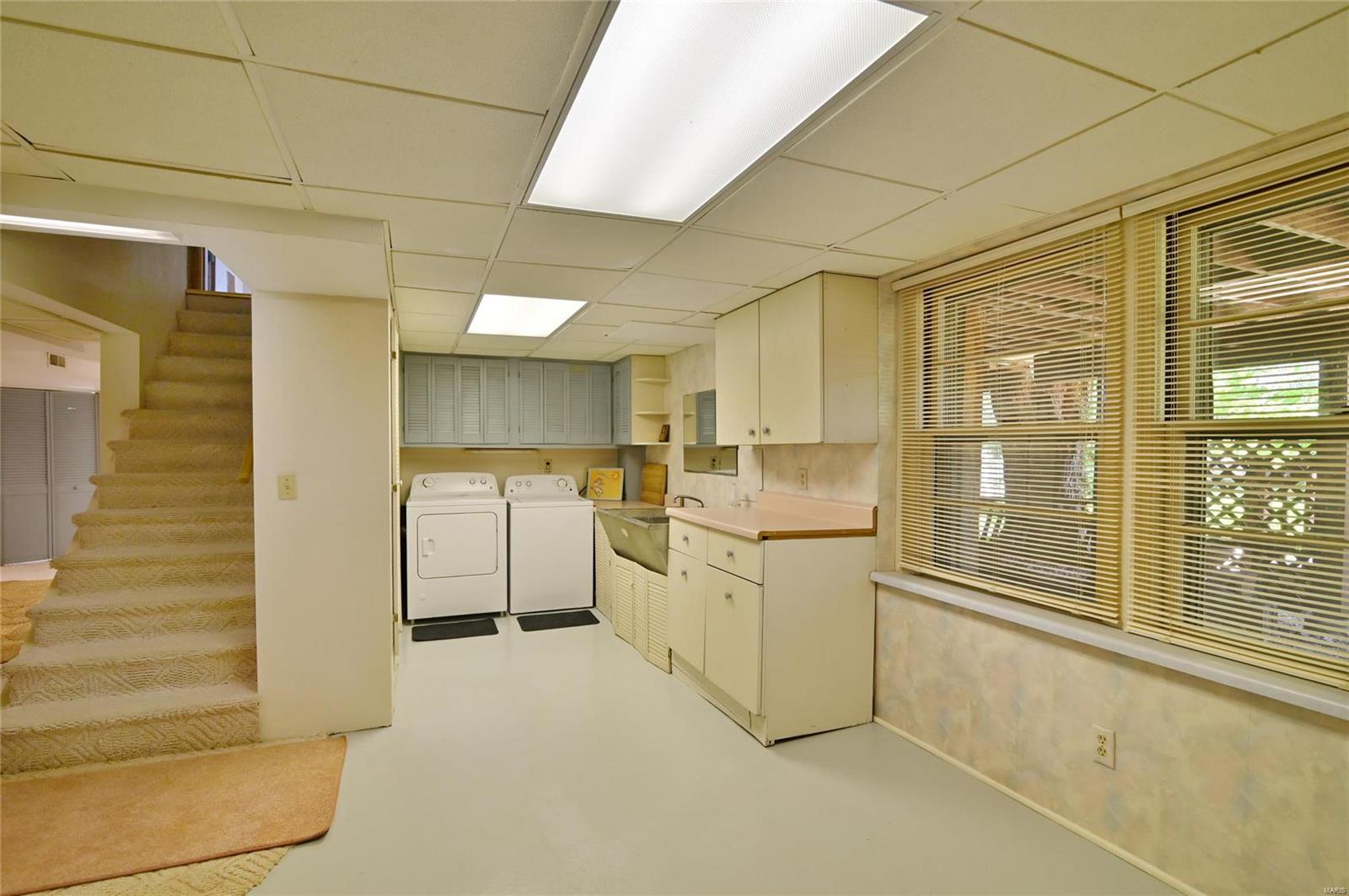 9851 Tesson Ferry Road St. Louis, MO 63123 - Photo 37 of 54