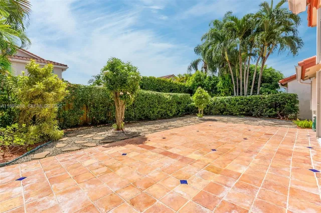 $4,950 | 10635 Northwest 54th Street, Doral, FL 33178